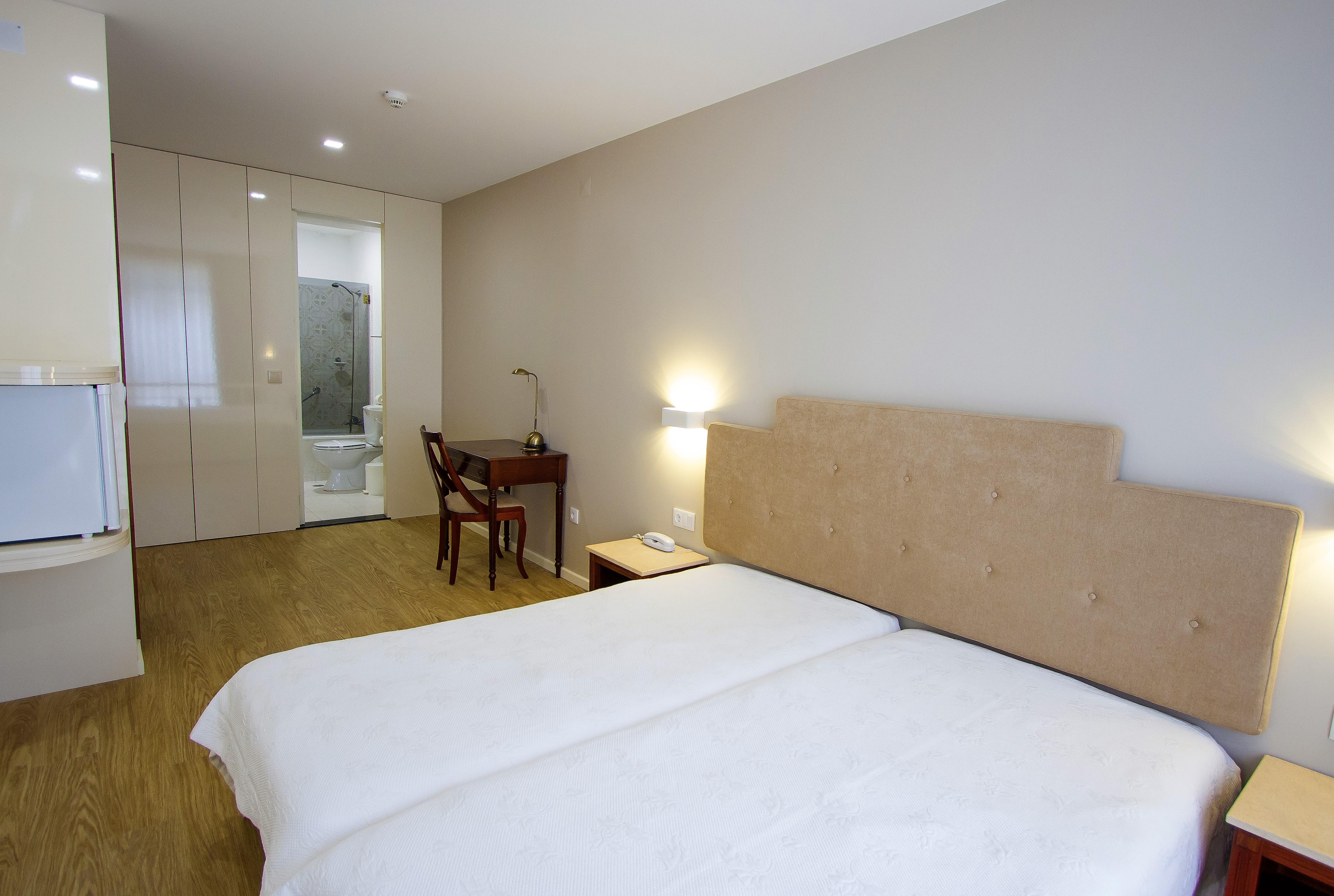 Hotel Avenida โปโว เดอ วาร์ซิม ภายนอก รูปภาพ