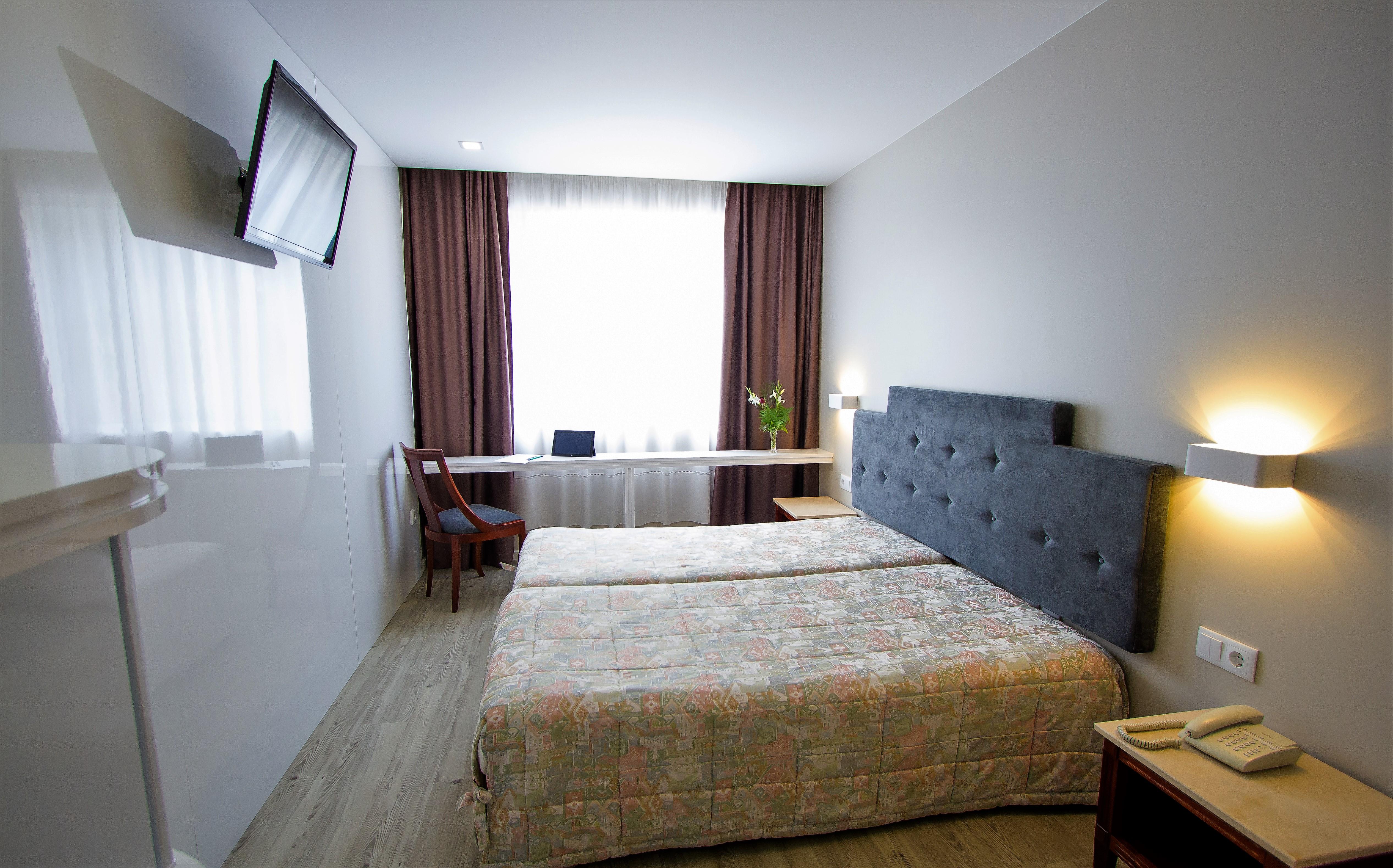 Hotel Avenida โปโว เดอ วาร์ซิม ภายนอก รูปภาพ