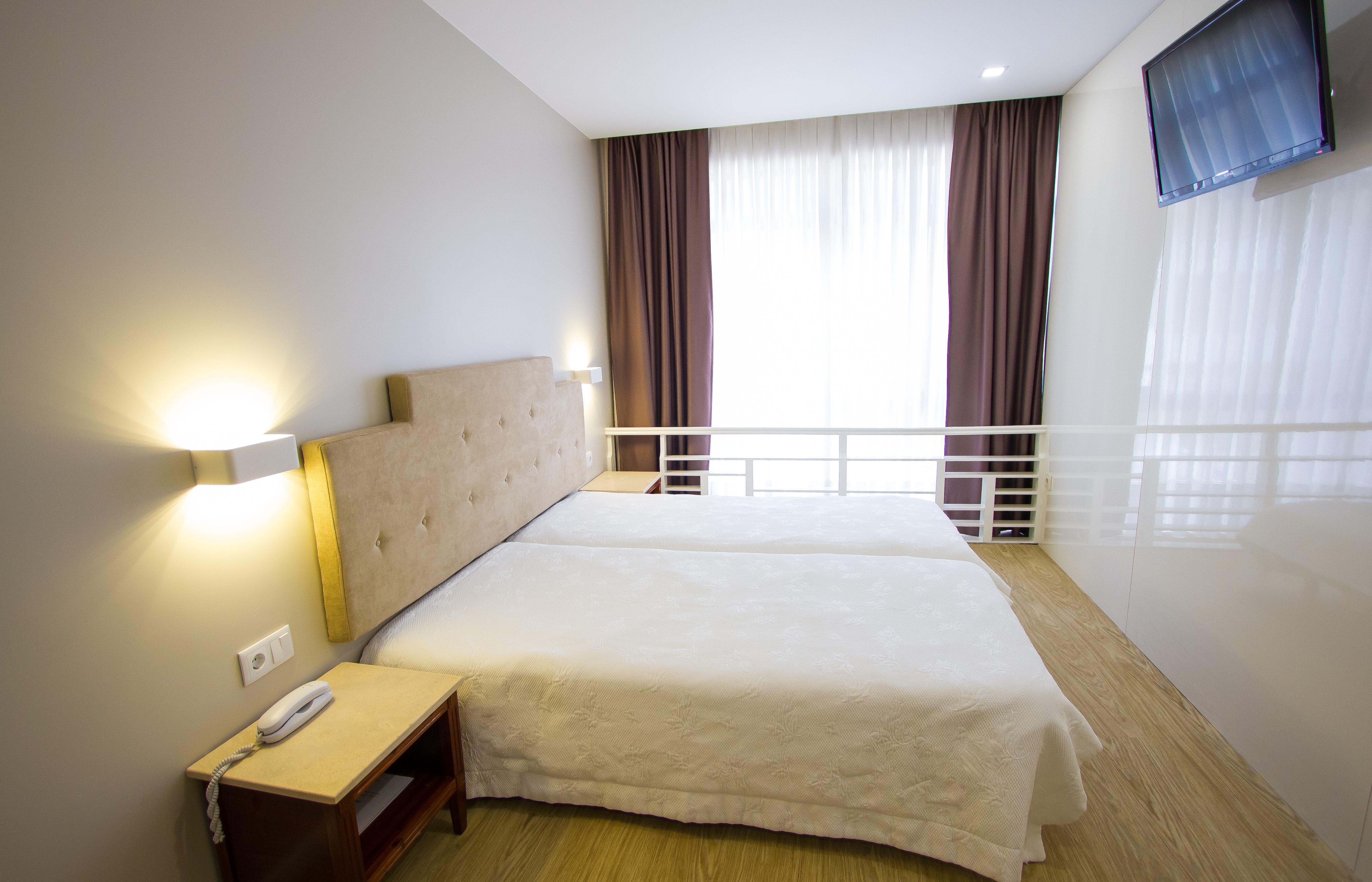 Hotel Avenida โปโว เดอ วาร์ซิม ภายนอก รูปภาพ