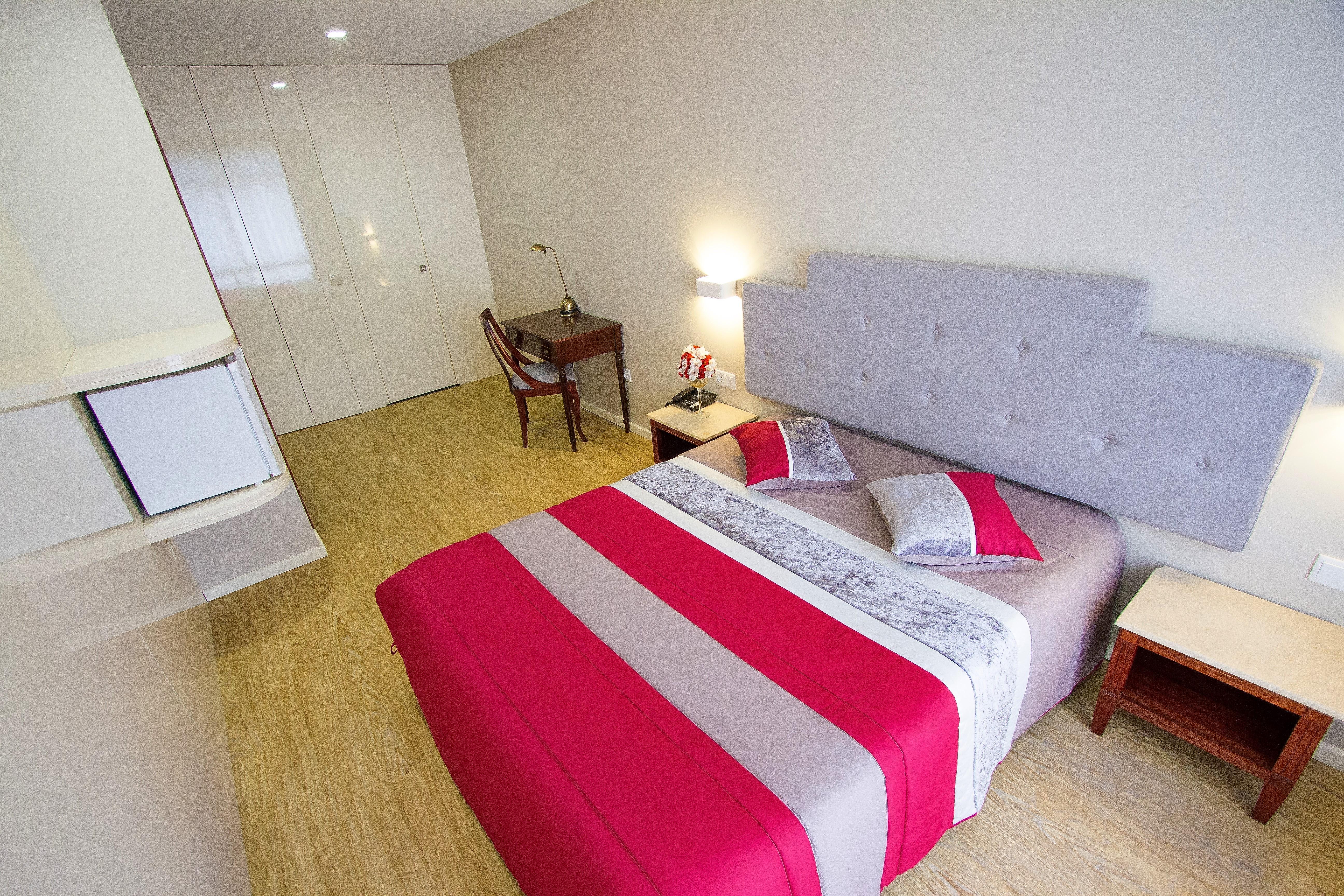 Hotel Avenida โปโว เดอ วาร์ซิม ภายนอก รูปภาพ
