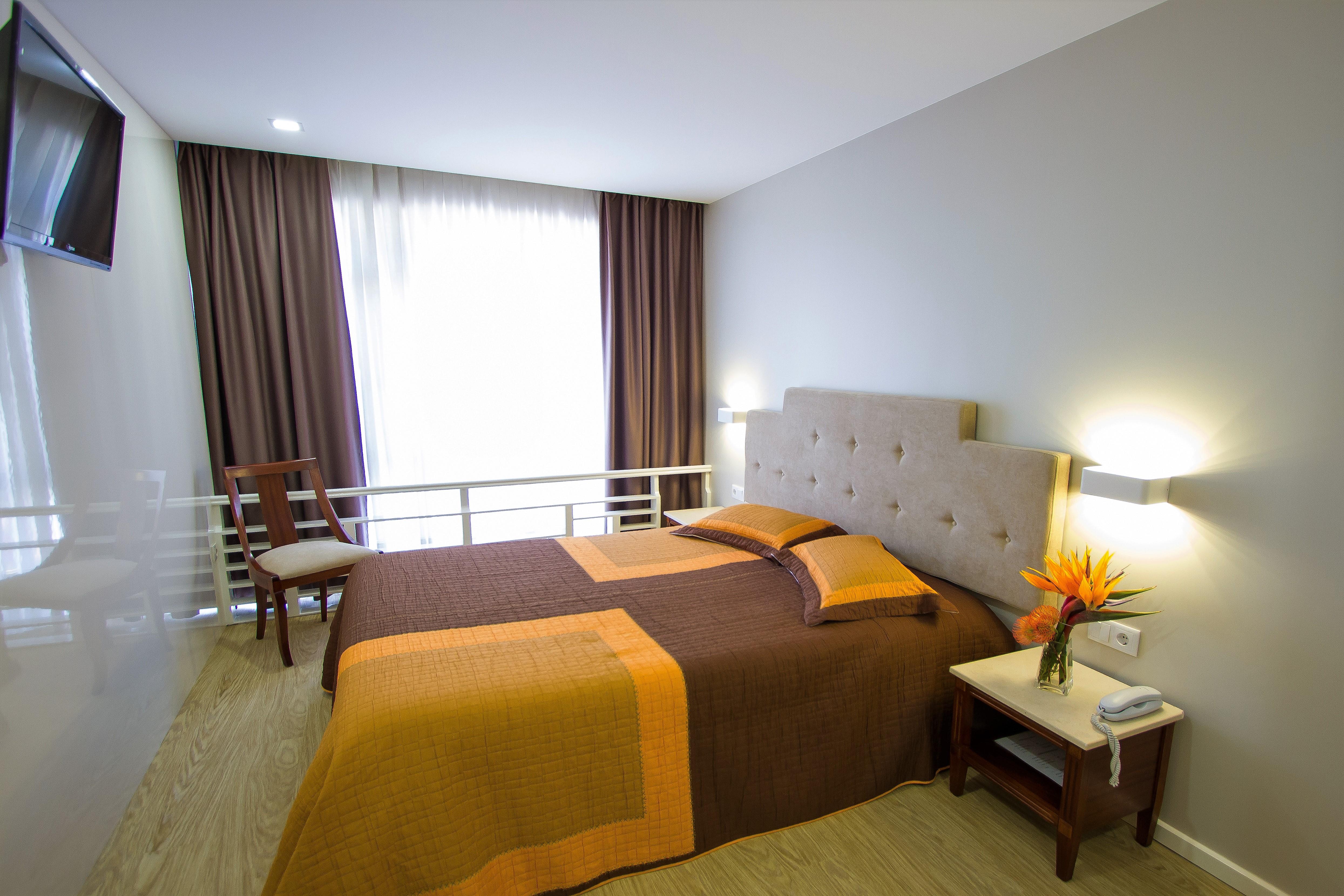 Hotel Avenida โปโว เดอ วาร์ซิม ภายนอก รูปภาพ
