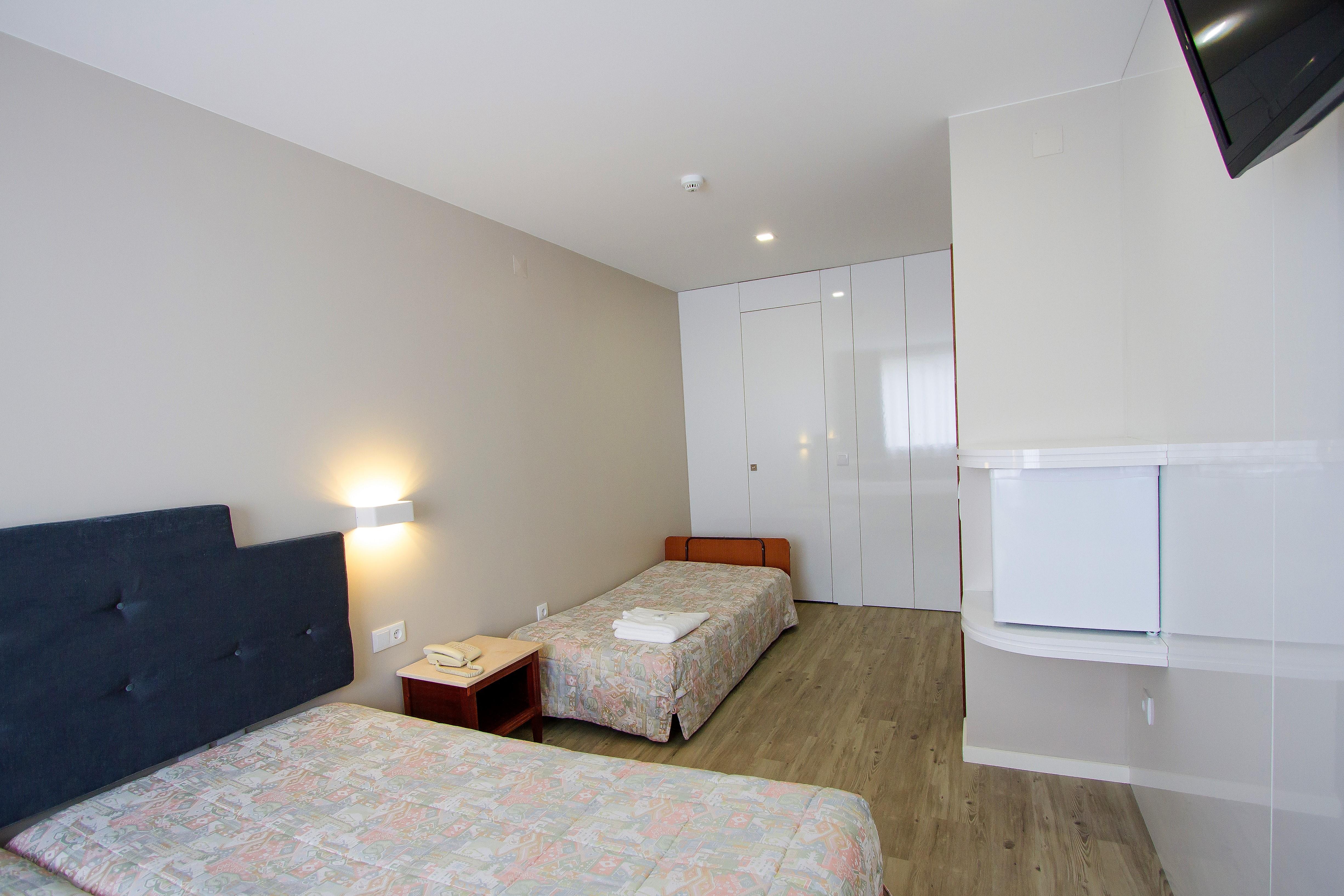 Hotel Avenida โปโว เดอ วาร์ซิม ภายนอก รูปภาพ