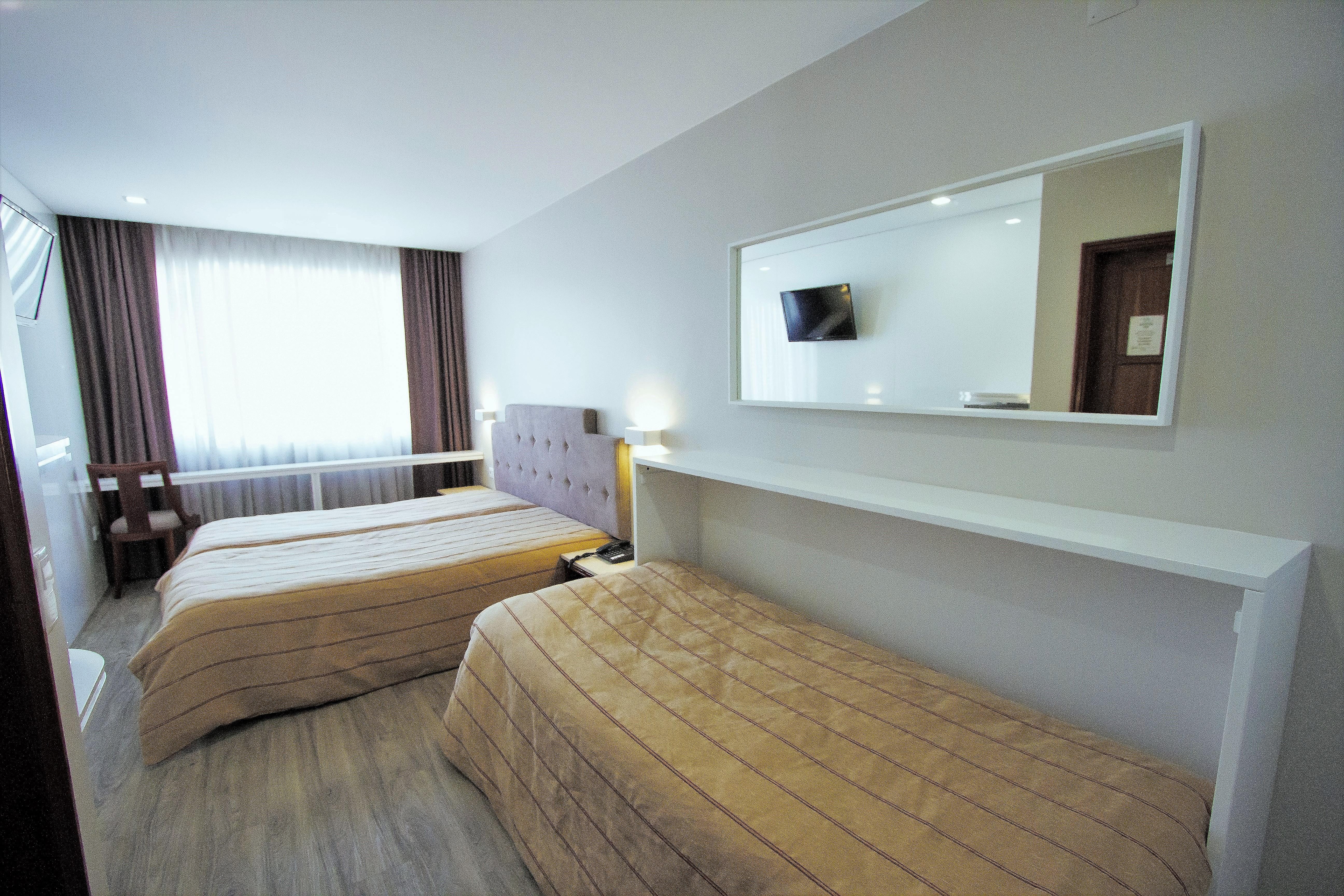 Hotel Avenida โปโว เดอ วาร์ซิม ภายนอก รูปภาพ